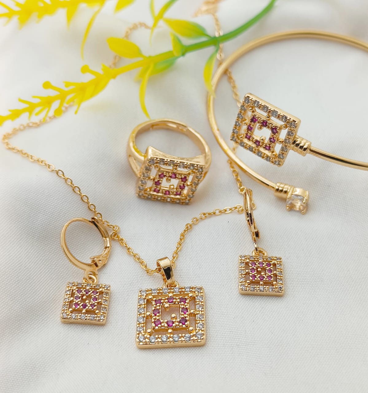 💖 Stunning 4-Piece Zirconia Jewelry Set 💖